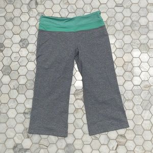 Lululemon reversible capris size 6